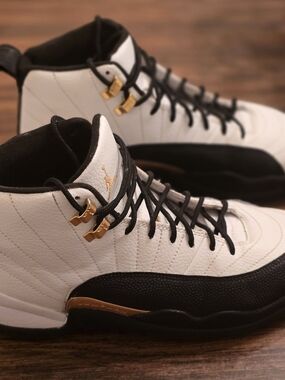 Jordan Retro High-Top Basketball Shoes - White/Black/Gold Size 8.5 Gently Used